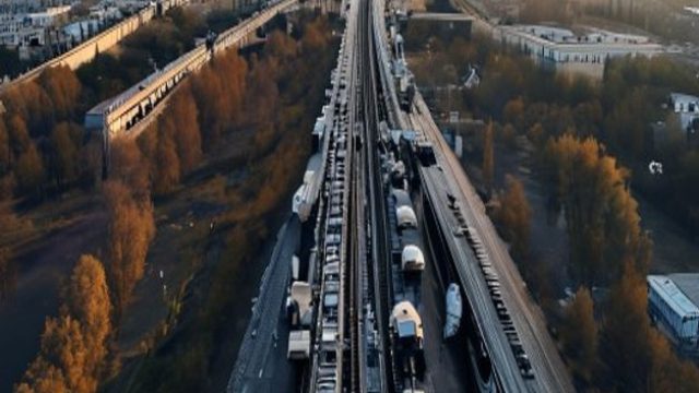 Ukraine's Strategic Strike: Railway Bridge Attack Heightens Tensions in Crimea | slot potongan kecil